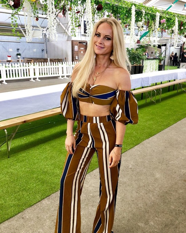 Dia tidak lagi mencintai payudara palsunya itu. Implan payudaranya membuat hidupnya terasa hancur. Michiah kemudian memutuskan untuk segera melepas implannya. Foto: dok. Instagram