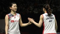 Misaki/Ayaka mengalahkan So Yeong/Hee Yong 21-19, 21-15.