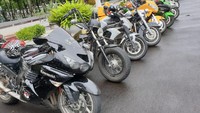 Dan tidak hanya menggelar ajang kumpul belaka, acara Pesta Rakyat Bikers Jakarta juga diisi sejumlah agenda menarik seperti penampilan ondel-ondel betawi, perkusi angklung, seniman karnaval khas Jakarta.  Foto: Luthfi Anshori