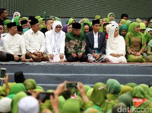 Said Aqil Sapa Khofifah Capres 2024-2034 di Harlah Ke-73 Muslimat NU