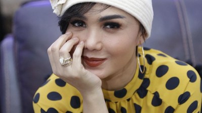 Nggak Kuat Lihat Senyum Yuni Shara yang Makin Awet Muda