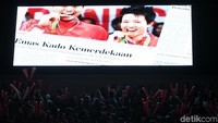 Foto-foto saat Liliyana dan Tontowi meraih gelar ditampilkan di acara tersebut.