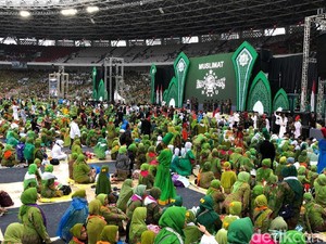 Tiba di Acara Harlah Ke-73 Muslimat NU, Jokowi Disambut Selawat