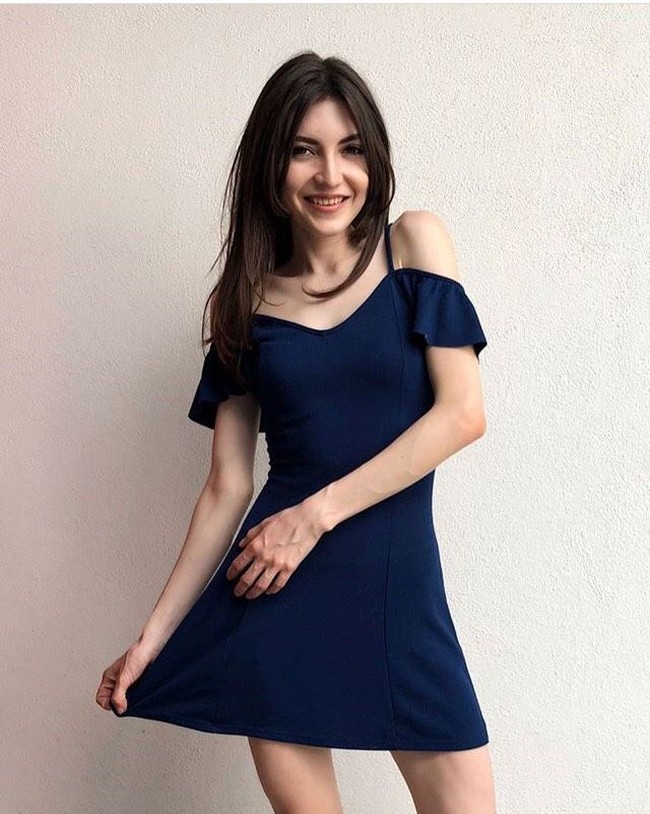 “Yang mengejutkan adalah bahwa pada abad ke-21 manusia yang telanjang menghasilkan lebih banyak perdebatan, kontroversi dan keprihatinan daripada kekerasan yang kita alami setiap hari,” kata Are Rojas. Foto: dok. Instagram (@soyarerojas)