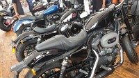 Kalau yang versi Touring, sekarang produknya masih dari Amerika. Tetapi yang Softail dan Sportster yang harganya turun rata-rata 30 persen, terang Sahat. Contohnya Sportster sekarang dibanderol mulai Rp 378 juta, padahal dulunya Sportster bisa mencapai Rp 600 jutaan. Foto: Luthfi Anshori