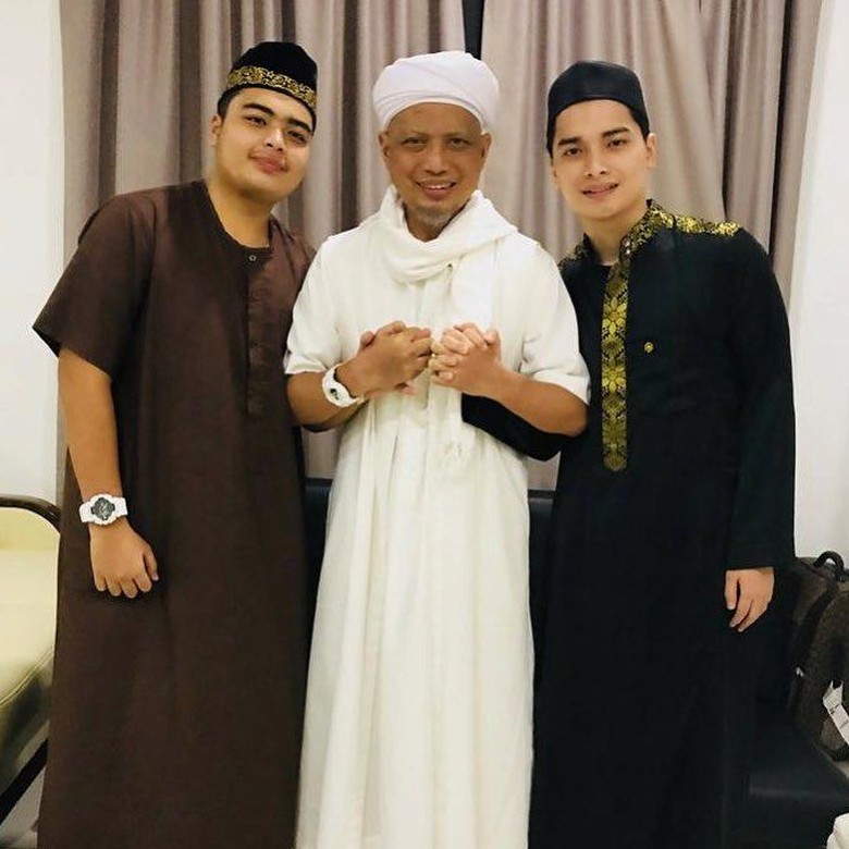 Kondisi Arifin Ilham Membaik, Putra Minta Doa Agar Cepat Balik ke RI Kondisi Arifin Ilham Membaik, Putra Minta Doa Agar Cepat Balik ke RI