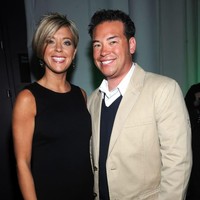 Kate Gosselin dan Jon Gosselin populer setelah membintang reality show. Di 2009 mereka bercerai karena kebiasaan Jon yang berselingkuh. Salah satu selingkuhannya adalah dengan pengasuh anaknya sendiri.  Foto: dok. Getty Images