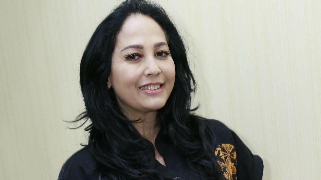 2 Rahasia Sehat Meriam Bellina di Usia 60