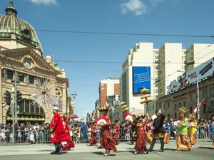 Baju Adat 10 Bali Baru Meriahkan Parade Australia