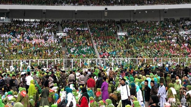 Peringati Harlah ke-73, Muslimat NU Penuhi Stadion GBK