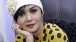 Nggak Kuat Lihat Senyum Yuni Shara yang Makin Awet Muda