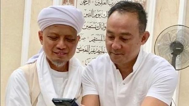 Dipo Latief Jenguk Ustad Arifin Ilham, Netizen 'Colek' Nikita Mirzani