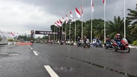 Tak pelak, kesempatan yang jarang ini pun mereka gunakan untuk mengabadikan foto diri bersama motor kesayangan. Foto: Luthfi Anshori