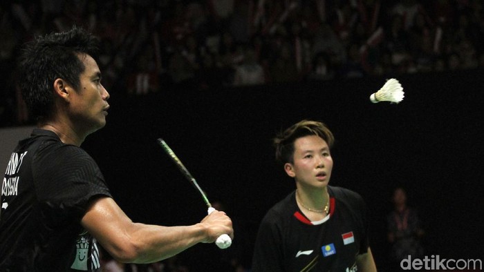 Tontowi Ahmad/Liliyana Natsir harus puas menjadi runner-up Indonesia Masters 2019. Laga itu menjadi penanda akhir karier Liliyana di bulutangkis.
