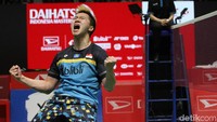 Marcus Fernaldi Gideon merayakan kemenangan usai mengalahkan Hendra/Ahsan.