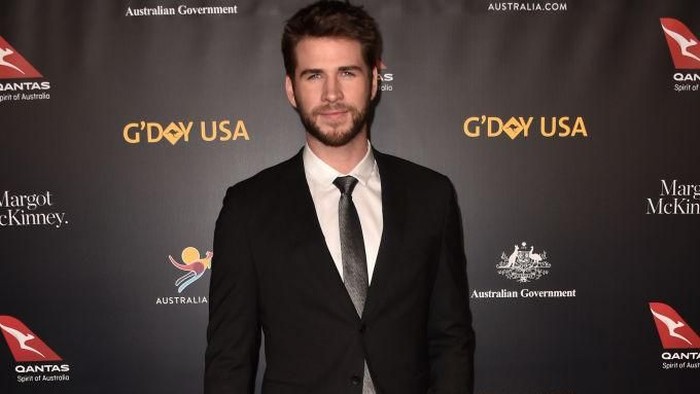 CULVER CITY, CA - JANUARY 26:  Honoree Liam Hemsworth (L) and Miley Cyrus attend the 2019 GDay USA Gala at 3LABS on January 26, 2019 in Culver City, California.  (Photo by John Sciulli/Getty Images for GDay USA )