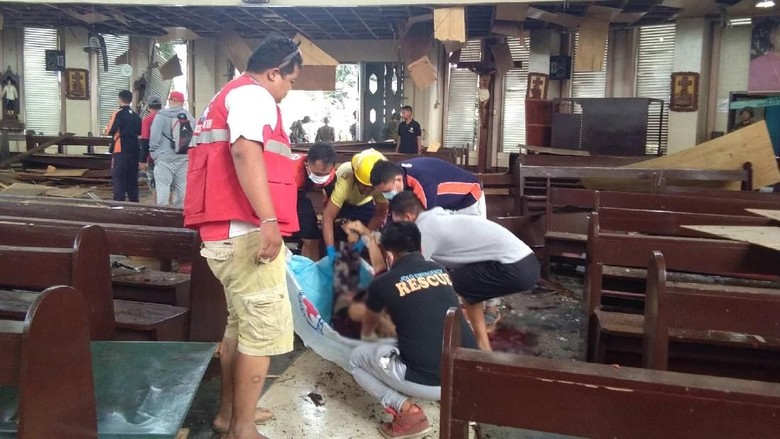 Kemlu RI Sesalkan Filipina Sebut Pelaku Bom di Gereja Pasangan WNI Kemlu RI Sesalkan Filipina Sebut Pelaku Bom di Gereja Pasangan WNI