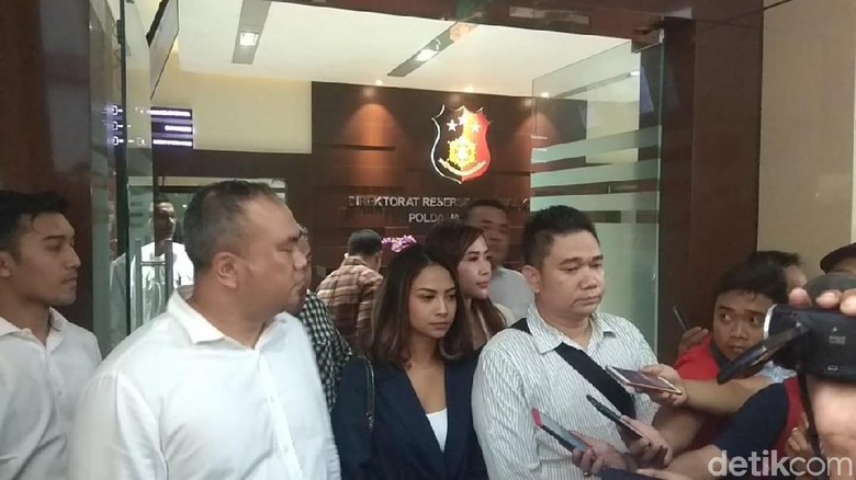 Ditetapkan Sebagai Tersangka, Vanessa Angel Keberatan? Ditetapkan Sebagai Tersangka, Vanessa Angel Keberatan?