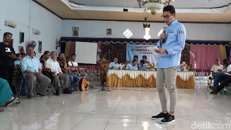 Di Depan Para Pendeta, Sandi Cerita Jadi Minoritas Saat Sekolah Di Depan Para Pendeta, Sandi Cerita Jadi Minoritas Saat Sekolah