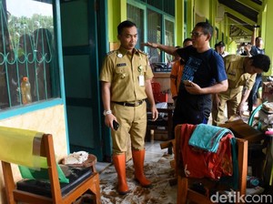 Banjir di Batang Akibat Pendangkalan Sungai dan Alih Fungsi Lahan