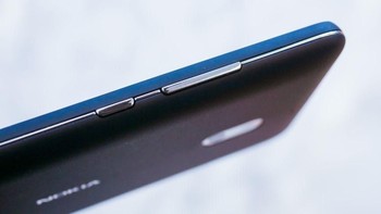 Handset ini menjalankan sistem operasi Android 8.1 Oreo Edition. Foto: Android Central