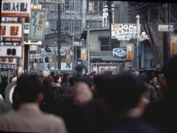 Potret Langka Kota Seoul Masih Melarat, Sapi Pun Berkeliaran