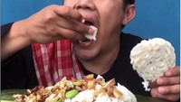 Selain jago makan, Aa juga jago masak lho. Tumis ikan asin jambal ini mas Foto: instagram @cpyrslm