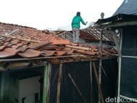 Puting Beliung Terjang Pesisir Karawanf, Ratusan Rumah Rusak