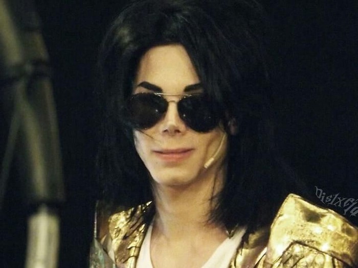Leo Blanco habiskan Rp 421 juta demi obsesinya tiru wajah Michael Jackson. Foto: Instagram @leoblanco1 Leo Blanco habiskan Rp 421 juta demi obsesinya tiru wajah Michael Jackson. Foto: Instagram @leoblanco1