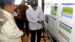 Momen Wapres JK Tinjau Lokasi Banjir di Sulawesi Selatan