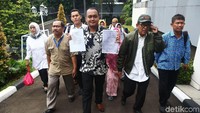 Jemaah First Travel tiba di kantor Inspektorat Jenderal (Itjen) Kementerian Agama (Kemenag), Cilandak, Jakarta Selatan, Senin (28/1/2019). 