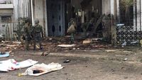Militer Filipina melakukan pengamanan di gereja usai terjadi ledakan bom
