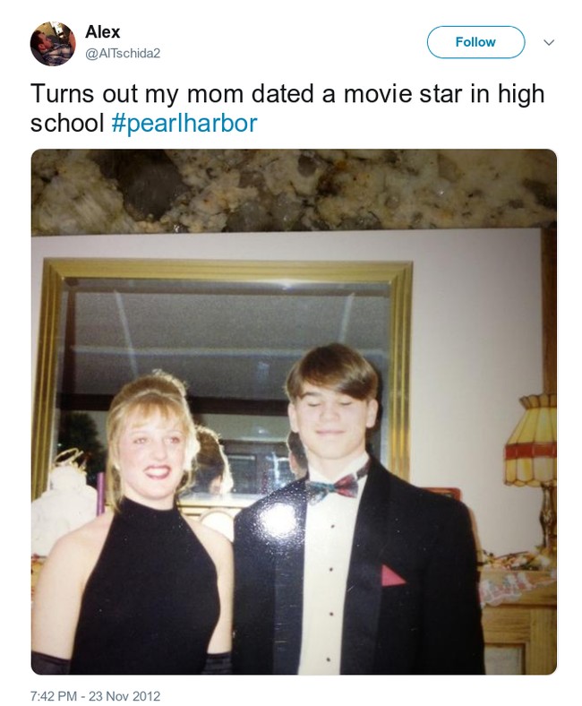 Anda mungkin juga akan kaget jika tahu seorang selebriti terkenal bisa jadi ayah atau ibu Anda. Seperti Alex yang baru mengetahui ibunya mengencani Josh Harnett ketika SMA. Foto: Twitter