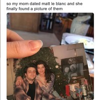 Satu lagi netizen yang terkejut ibunya pernah mengencani selebriti ternama. Dalam foto ini, Matt Le Blanc terlihat masih sangat muda. Foto: Twitter