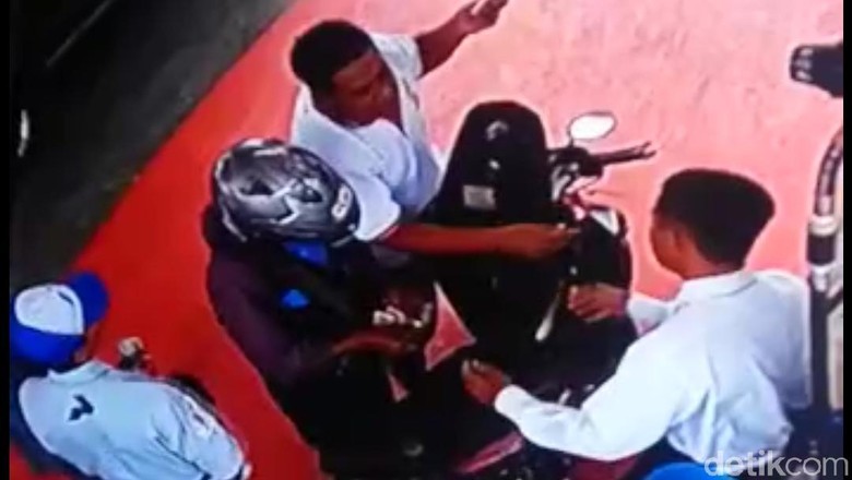 Karyawan SPBU Ditampar Pelanggan di Semarang Viral, Polisi Turun Tangan Karyawan SPBU Ditampar Pelanggan di Semarang Viral, Polisi Turun Tangan