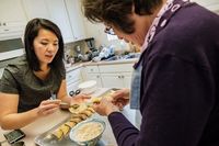 Hobi Masak Makanan China, Wanita Berusia 73 Tahun Ini Jadi Selebgram