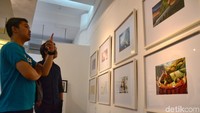 Pada pameran yang dibuka untuk publik ini, pengunjung juga dapat menikmati katalog ilustrator Indonesia Market Focus LBF 2019 dan karya ilustrator buku anak Jepang yang penuh imajinasi dan warna.