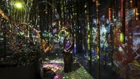 Sebelum dibuka untuk umum, pameran ini terlebih dahulu disajikan kepada media. Tomohiro Ohsumi/Getty Images.