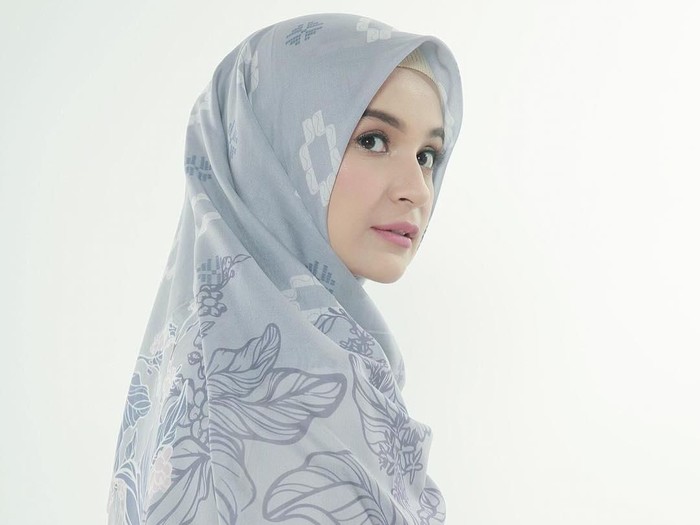 Model Hijab Zaskia Sungkar 2019