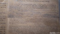 Hal pertama yang disuguhkan dari Confusius Hall adalah perjalanan Konfusius dalam lukisan. Ada pula keterangan dalam yang ditulis dalam bahasa Inggris, untuk wisatawan. (Bonauli/detikTravel)