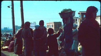 Suasana salah satu pasar di Seoul. Foto: Vintages