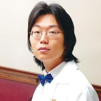 Sho Yano: IQ 200. Doktor Amerika, Sho Yano, mulai kuliah pada usia sembilan tahun, dan memperoleh gelar MD dan PhD pada saat ia berusia 21 tahun. Ia berhasil menyabet sabuk hitam taekwondo dan mengarang musik saat usianya masih 4 tahun, tetapi ia lebih memfokuskan diri di bidang neurologi anak. Foto: Istimewa