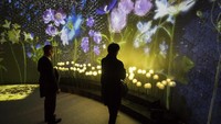 Beragam keindahan bunga disajikan apik dengan teknologi digital. Tomohiro Ohsumi/Getty Images.