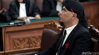 Dalam putusan majelis hakim, Ahmad Dhani terbukti melakukan tindak pidana yang diatur ancaman hukuman pidana pada Pasal 45A ayat 2 UU Nomor 19 Tahun 2016 tentang Informasi dan Transaksi Elektronik juncto Pasal 28 ayat 2 Undang-Undang ITE juncto Pasal 55 ayat (1) ke-1 Kitab Undang-Undang Hukum Pidana (KUHP).