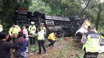 Begini Penampakan Bus Bima Suci yang Terguling di Cipularang