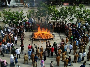 Setengah Ton Ganja Dibakar di Balai Kota Banda Aceh