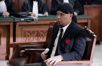 Ahmad Dhani di persidangan. 