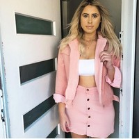 Setelah bertahun-tahun mencoba diet yang berbeda, saya berhenti dan berpikir tentang apa itu selulit. Mengapa itu membuat saya tidak menarik? Dan kamu tahu kesimpulan apa yang saya dapatkan? Selulit tidak membuat kamu tidak terlalu cantik. Itu bukan representasi kesehatanmu dan seharusnya tidak menghentikanmu untuk mencintai diri sendiri,” jelas Ariella. (Foto: Instagram/@ariellanyssa)