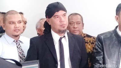 Jelang Vonis, Ahmad Dhani Terus Didampingi Mulan