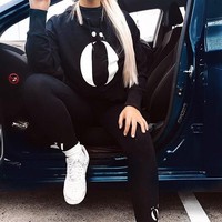 “Bertahun-tahun yang lalu saya membenci selulit saya. Saya sangat tidak aman tentang hal itu dan sebagai hasilnya saya menjadikannya prioritas utama saya untuk mengatasi apa yang oleh sebagian besar masyarakat dianggap sebagai ‘cacat, tidak sehat, tidak menarik’,” tulisnya. (Foto: Instagram/@ariellanyssa)